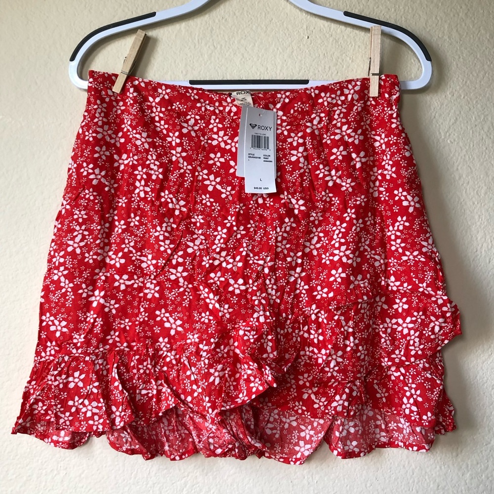 Roxy ruffle skirt size L NWT